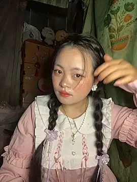 Julia-Elsa online show from October 2025 03:23:02 AM