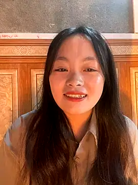 Julia-Elsa online show from November 2025 07:19:01 AM