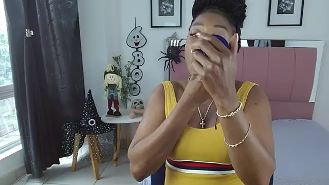 Snapshot of Lele_F_w chatting on October 2025 06:49:02 PM Lele F w online show from October 2025 06:49:02 PM