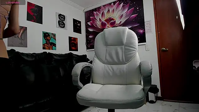 lycoris 19 online show from October 2025 08:49:01 PM