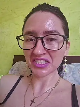 Linda Hot13 online show from November 2025 03:01:01 PM