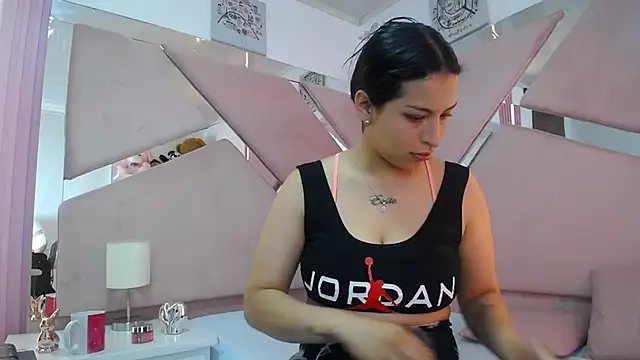 Mia garcia28 online show from October 2025 08:11:02 PM