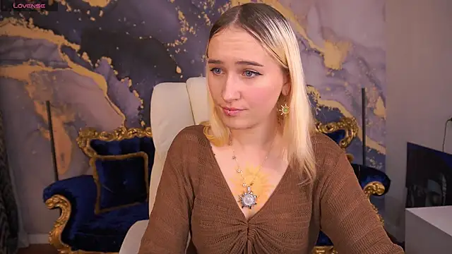 Snapshot of LilElfie chatting on October 2025 08:21:02 PM LilElfie online show from October 2025 08:21:02 PM