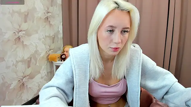 cute luucy online show from October 2025 02:55:01 AM