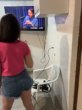 Snapshot of clara2111 chatting on October 2025 09:35:02 PM clara2111 online show from October 2025 09:35:02 PM