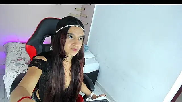 maraiah petit online show from September 2025 07:04:01 PM