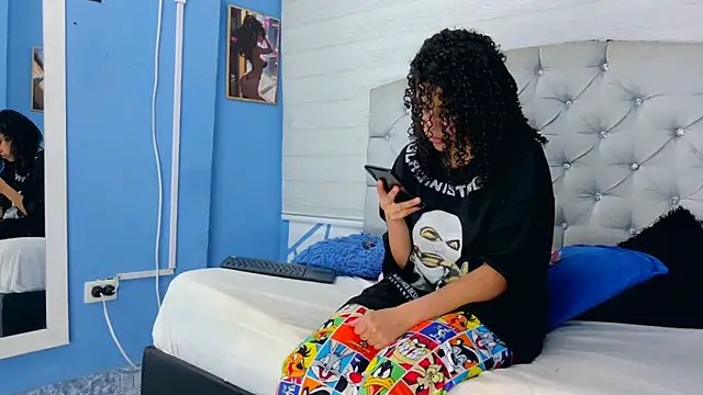 Emily J18 online show from September 2025 05:02:01 PM