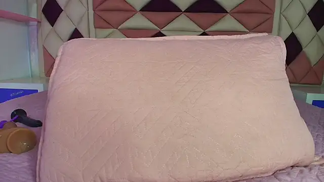 valecastro  online show from October 2025 07:11:01 PM