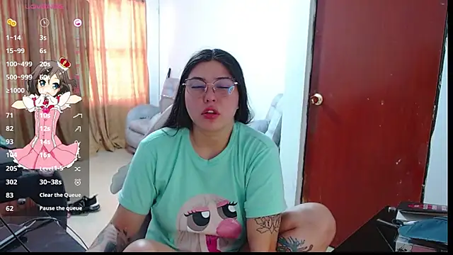 Hanna-11 online show from October 2025 08:16:02 PM