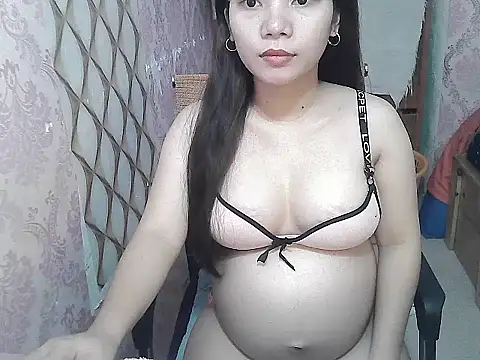 Snapshot of Mypussy4u_29 chatting on October 2025 05:52:02 AM Mypussy4u 29 online show from October 2025 05:52:02 AM