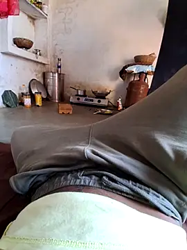 RAYI Queen 3 online show from October 2025 03:27:02 AM