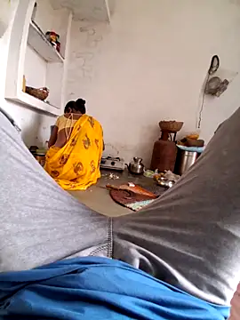 RAYI Queen 3 online show from October 2025 03:34:01 AM