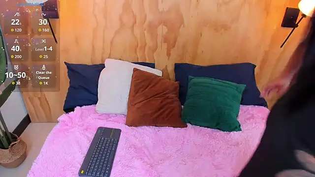 Snapshot of milavega_ chatting on October 2025 12:23:02 PM milavega online show from October 2025 12:23:02 PM