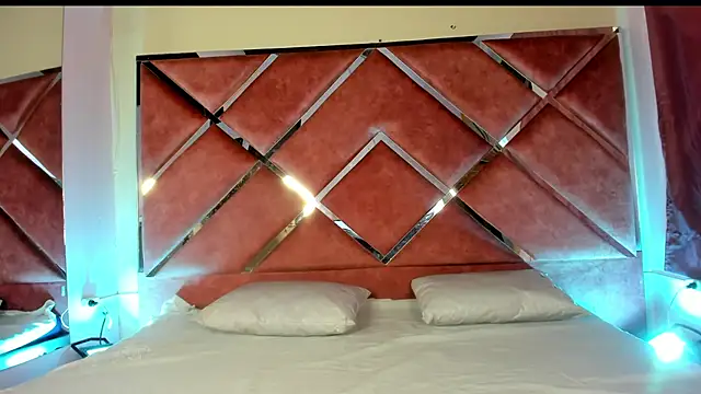 Snapshot of Dulce_Pettit chatting on September 2025 12:21:02 PM Dulce Pettit online show from September 2025 12:21:02 PM