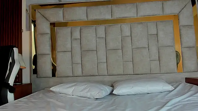 Snapshot of Dulce_Pettit chatting on October 2025 12:26:02 PM Dulce Pettit online show from October 2025 12:26:02 PM