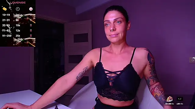 Simona Moonshine online show from September 2025 05:57:02 PM
