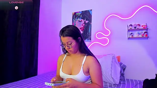 Snapshot of Dilan_and_Mia chatting on November 2025 03:16:02 AM Dilan and Mia online show from November 2025 03:16:02 AM