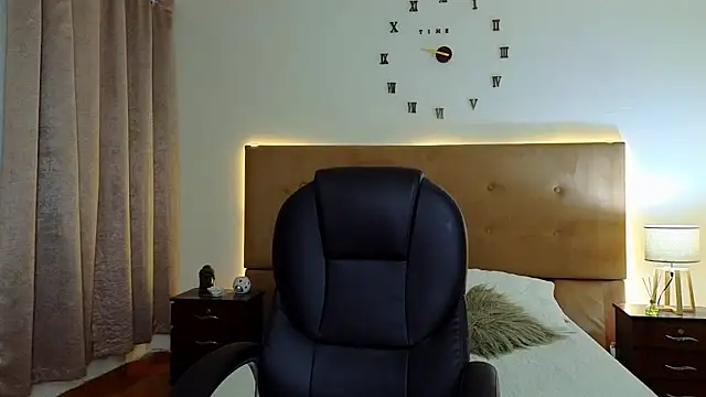 Snapshot of Steven_Velez chatting on October 2025 11:36:01 PM Steven Velez online show from October 2025 11:36:01 PM