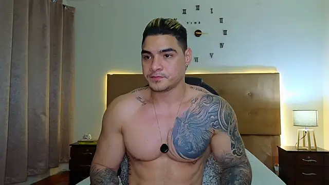 Snapshot of Steven_Velez chatting on November 2025 02:01:02 AM Steven Velez online show from November 2025 02:01:02 AM