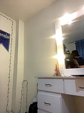 Sallem Pink online show from October 2025 12:15:02 PM