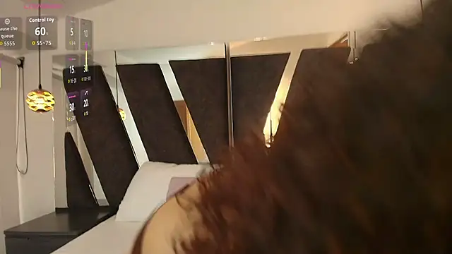 abril  lee   online show from September 2025 07:29:01 PM