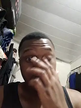 Moet Chandon online show from October 2025 04:16:01 PM