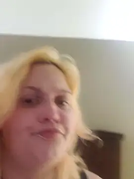 Jynxthefoxyfuck online show from November 2025 07:25:01 PM