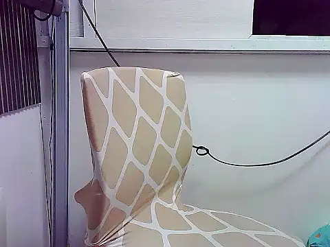 Snapshot of BIGCLONG4U chatting on October 2025 06:43:01 PM BIGCLONG4U online show from October 2025 06:43:01 PM