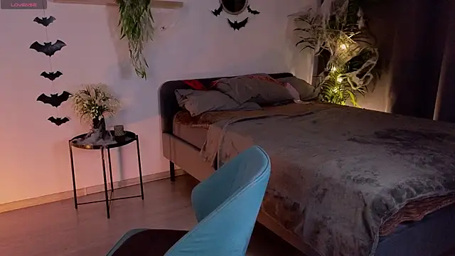 Ashley Glen online show from October 2025 07:45:01 AM