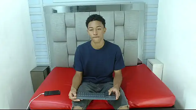 Snapshot of Rocco_Grey chatting on September 2025 07:13:02 PM Rocco Grey online show from September 2025 07:13:02 PM