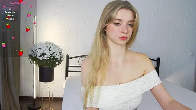 KelsiWest online show from October 2025 02:18:01 PM