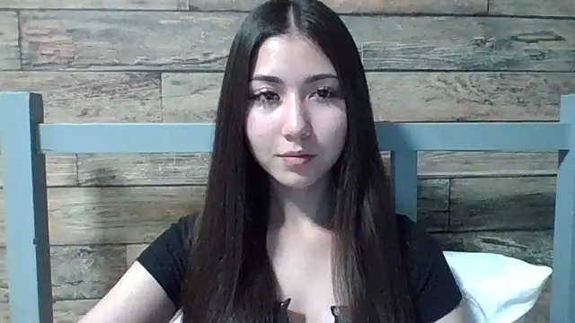 Virginia Hicks online show from October 2025 06:16:01 PM