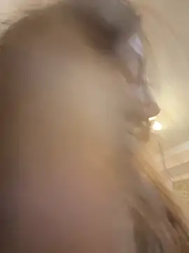 Snapshot of HellaryTourent chatting on November 2025 06:24:02 PM HellaryTourent online show from November 2025 06:24:02 PM