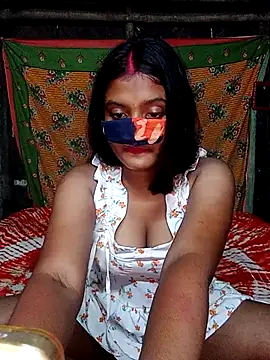 Snapshot of RAYI_Queen_4 chatting on October 2025 04:15:02 PM RAYI Queen 4 online show from October 2025 04:15:02 PM