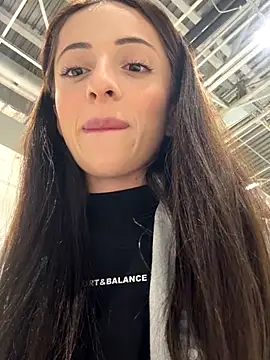 Yesmoree online show from October 2025 10:00:02 AM