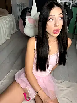 Yesmoree online show from October 2025 02:40:02 PM