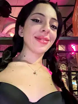 Yesmoree online show from October 2025 03:13:01 PM