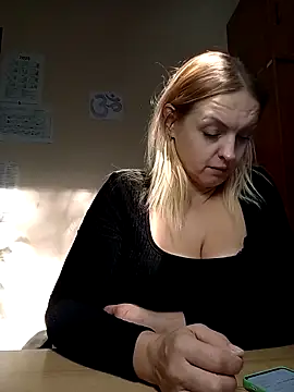 Snapshot of Ami_Foxy chatting on October 2025 10:34:02 AM Ami Foxy online show from October 2025 10:34:02 AM