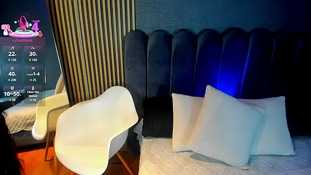 Gina 77 online show from October 2025 12:04:02 PM