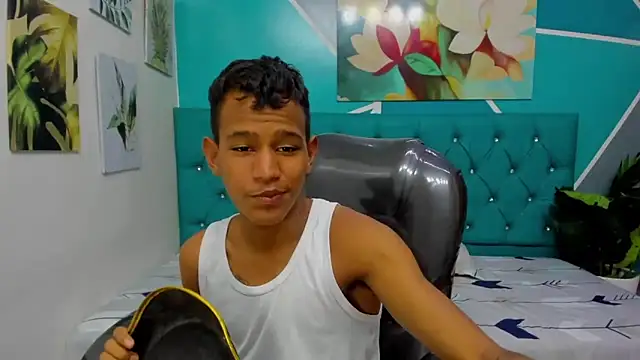 Snapshot of Rory_castro chatting on October 2025 10:55:01 PM Rory castro online show from October 2025 10:55:01 PM