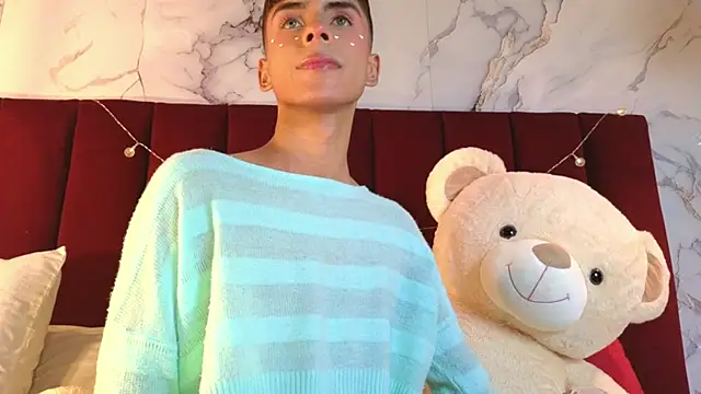 Snapshot of PrincePoppy chatting on October 2025 08:38:02 PM PrincePoppy online show from October 2025 08:38:02 PM