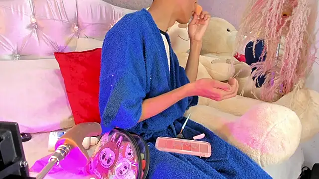 Snapshot of PrincePoppy chatting on October 2025 08:39:01 PM PrincePoppy online show from October 2025 08:39:01 PM