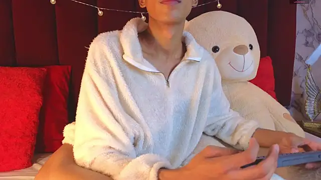 Snapshot of PrincePoppy chatting on October 2025 08:32:02 PM PrincePoppy online show from October 2025 08:32:02 PM