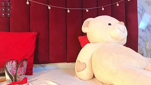 Snapshot of PrincePoppy chatting on October 2025 08:36:02 PM PrincePoppy online show from October 2025 08:36:02 PM