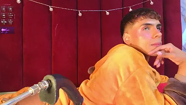 Snapshot of PrincePoppy chatting on October 2025 08:42:01 AM PrincePoppy online show from October 2025 08:42:01 AM