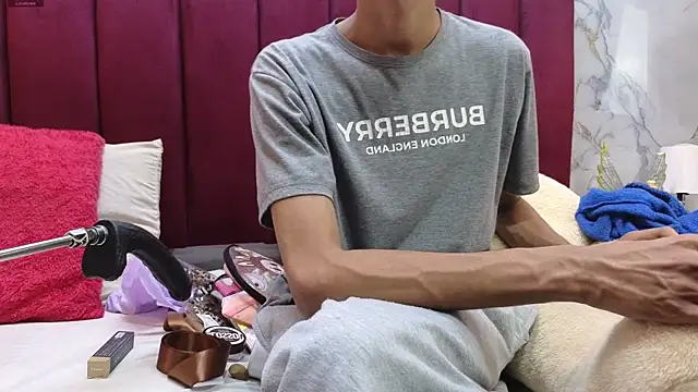 Snapshot of PrincePoppy chatting on October 2025 08:43:01 PM PrincePoppy online show from October 2025 08:43:01 PM