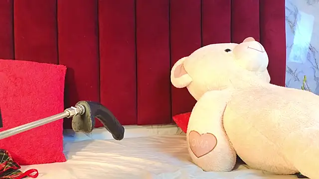 Snapshot of PrincePoppy chatting on November 2025 07:05:01 PM PrincePoppy online show from November 2025 07:05:01 PM