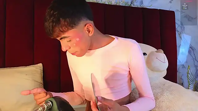 Snapshot of PrincePoppy chatting on November 2025 09:15:01 PM PrincePoppy online show from November 2025 09:15:01 PM