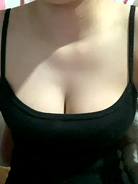 Snapshot of Linhtruong_ chatting on September 2025 12:10:01 PM Linhtruong online show from September 2025 12:10:01 PM