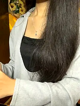 Snapshot of Nhinhi18 chatting on October 2025 03:07:01 PM Nhinhi18 online show from October 2025 03:07:01 PM